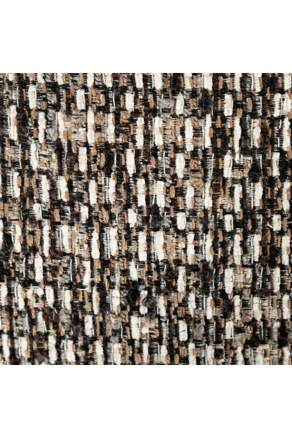 Round Base Tufted Lounge Chair | Eleonora Fenna | Oroa.com