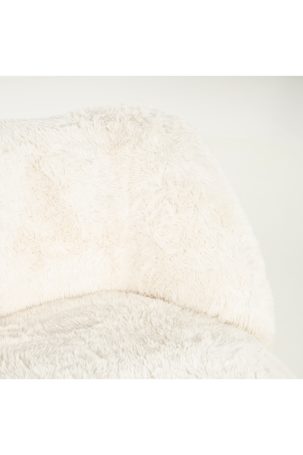 Shaggy Lounge Chair | Eleonora Samson | Oroa.com