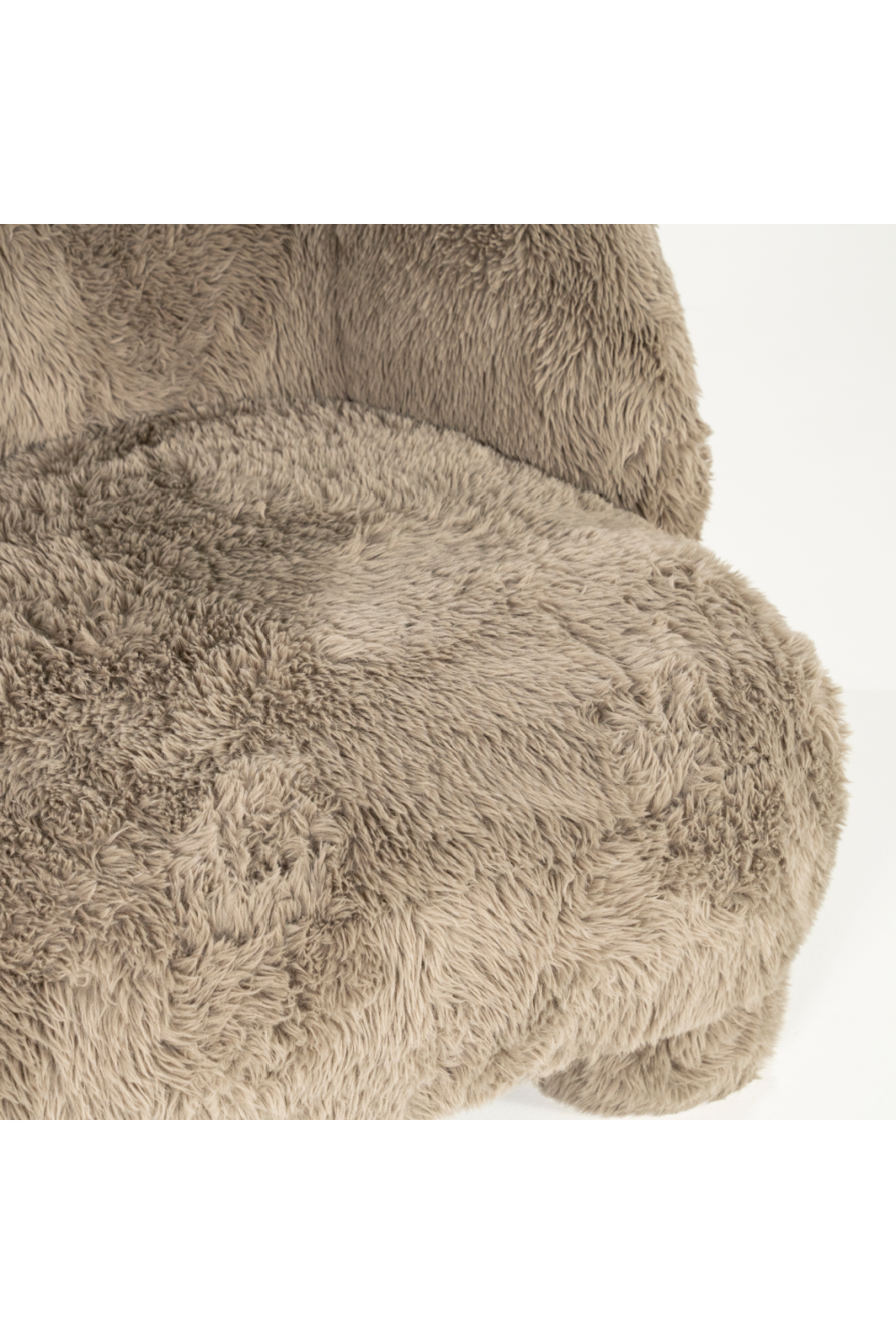 Shaggy Lounge Chair | Eleonora Samson | Oroa.com