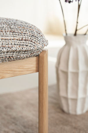 Cushioned Oak Stool | Eleonora Lottie | Oroa.com