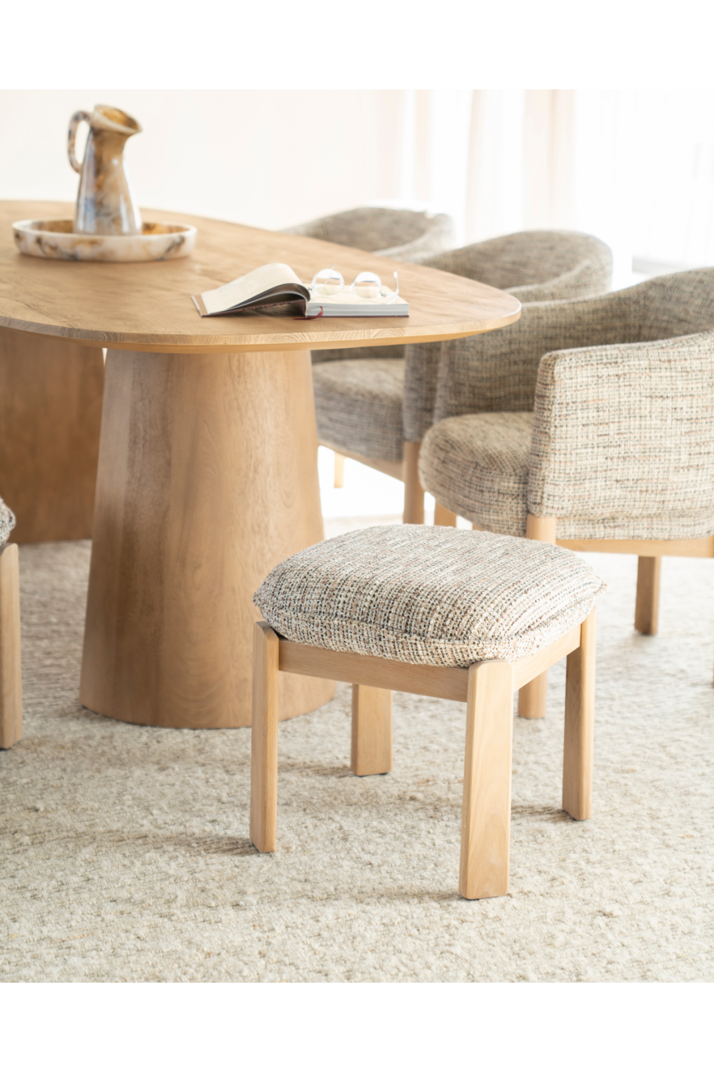 Cushioned Oak Stool | Eleonora Lottie | Oroa.com