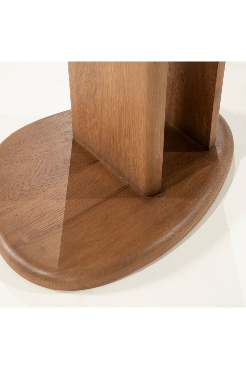Lacquered Oak Side Table | Eleonora Lori | Oroa.com