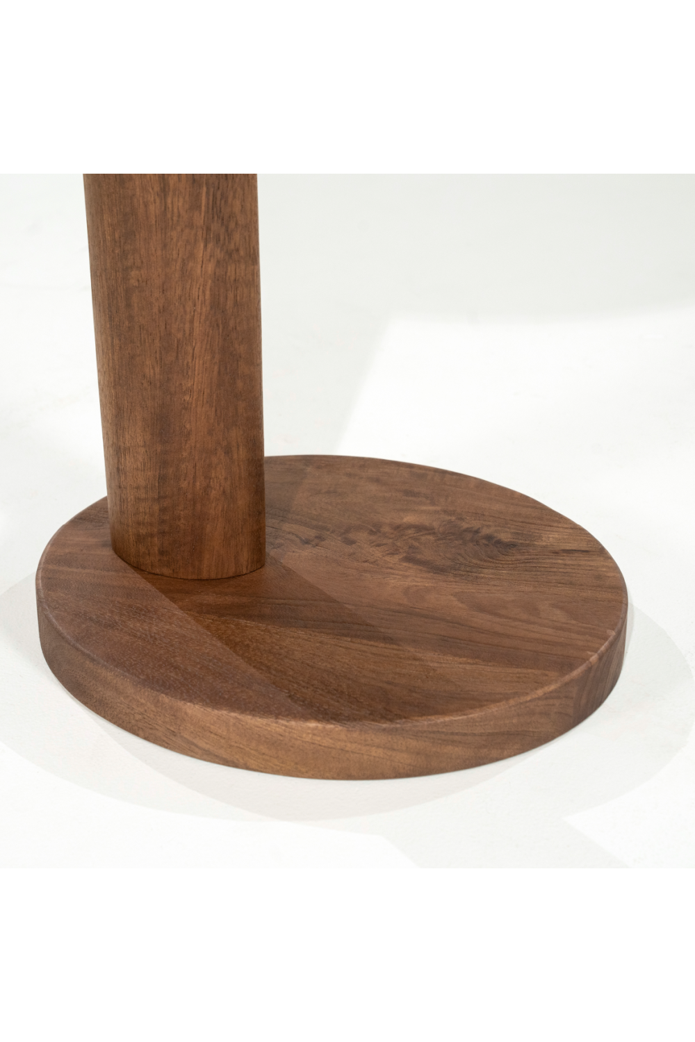 Mango Wood Oval Side Table | Eleonora Novia | Oroa.com