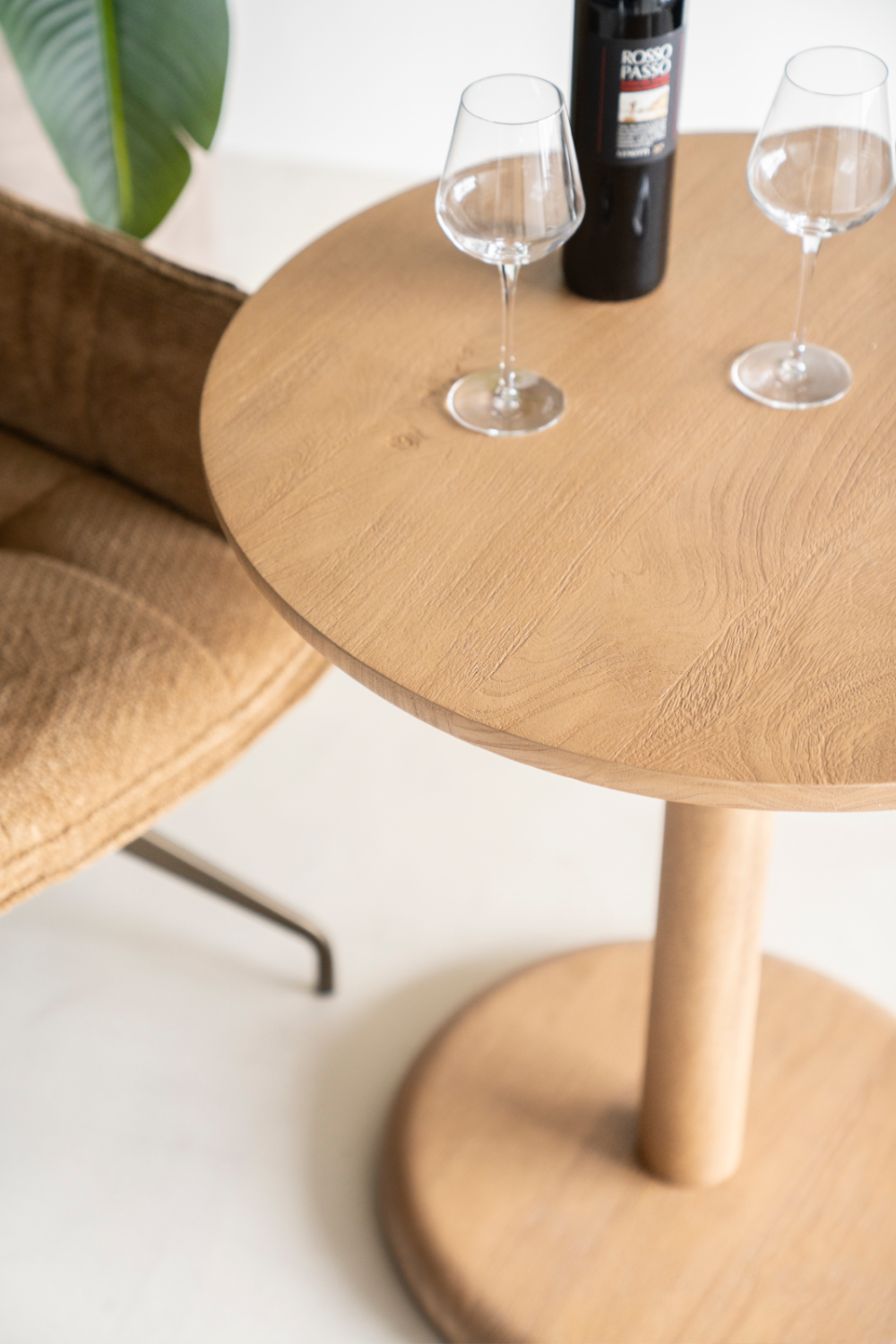   Round Mango Wood Bistro Table | Oroa.com