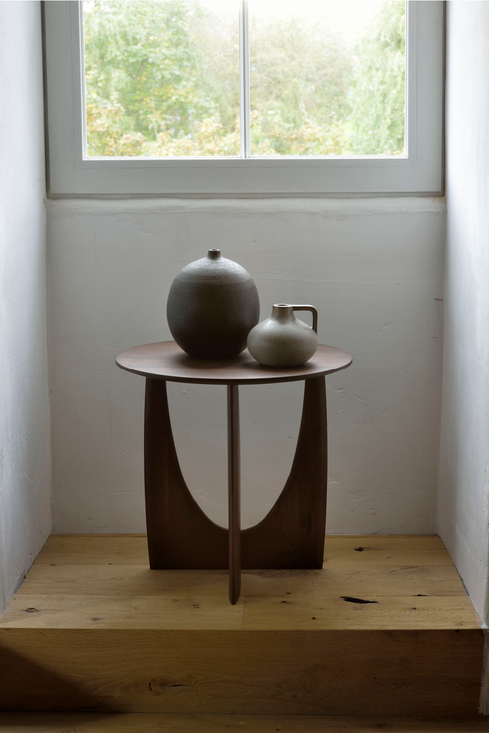 Modern Varnished Side Table | Ethnicraft Geometric | OROA.com