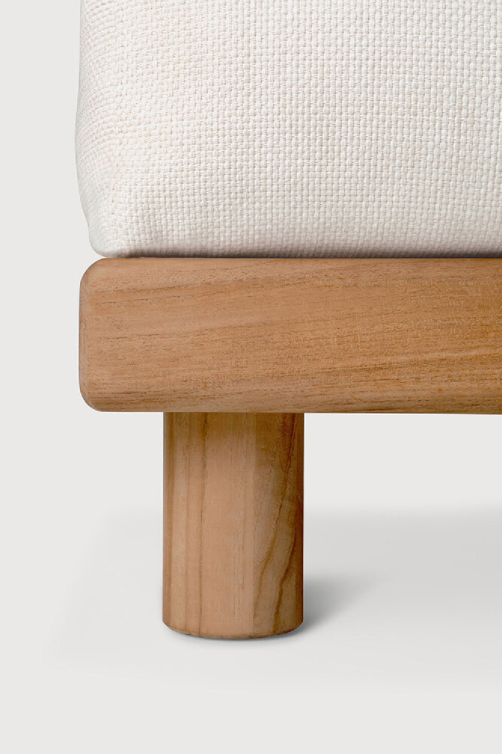 White Cushioned Outdoor Ottoman | Ethnicraft Monocle | Oroa.com