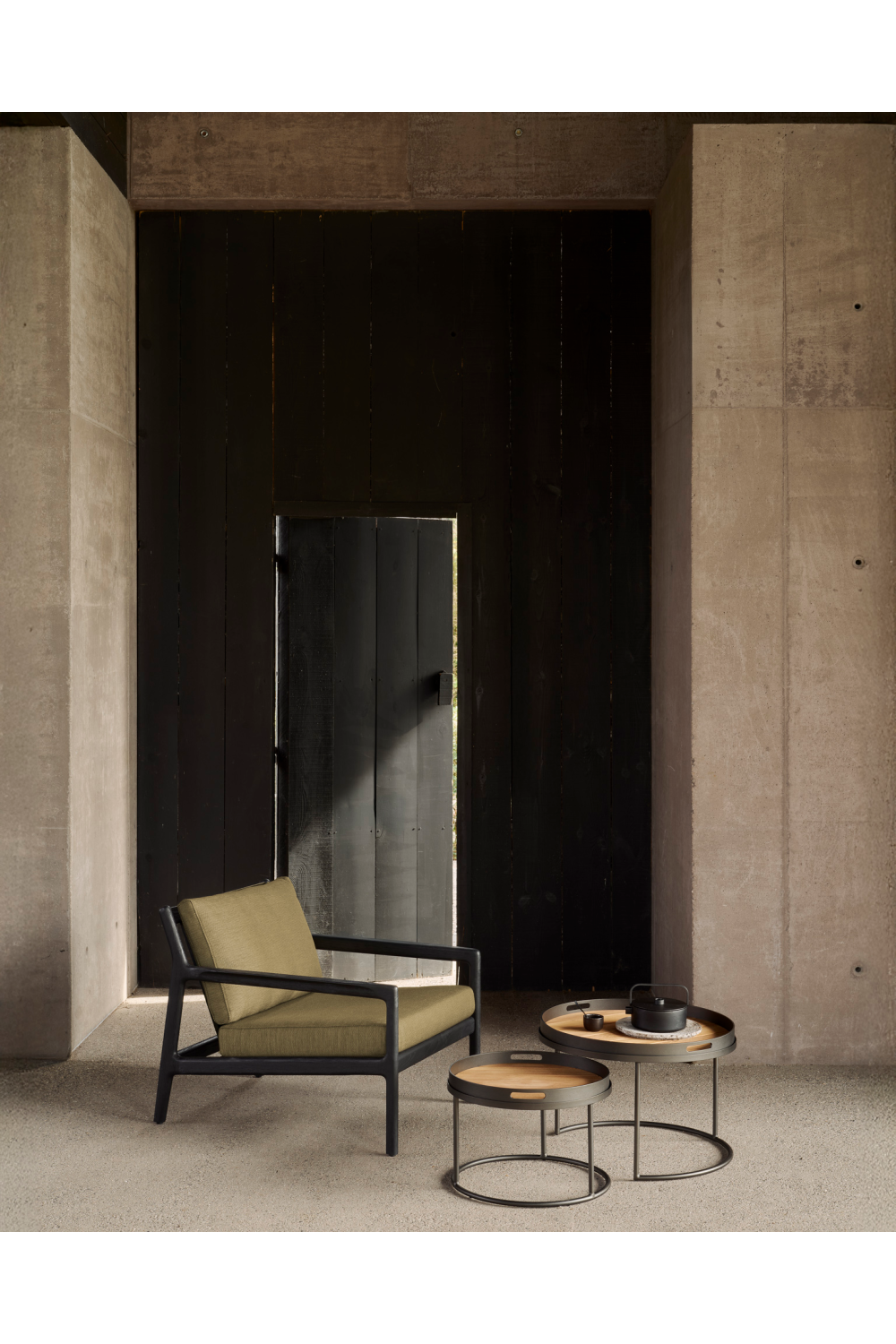 Black Teak Outdoor Lounge Chair | Ethnicraft Jack | Oroa.com