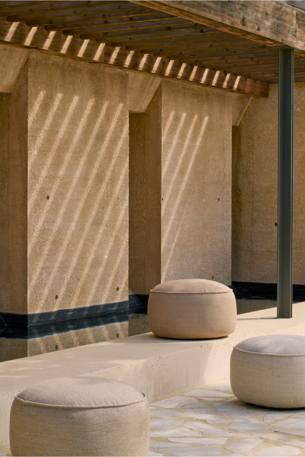 Round Outdoor Pouf | Ethnicraft Donut | Oroa.com
