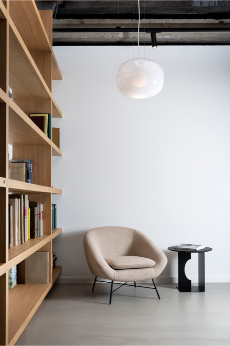 Vintage Style Lounge Chair – Barrow – material finish alternate view 13