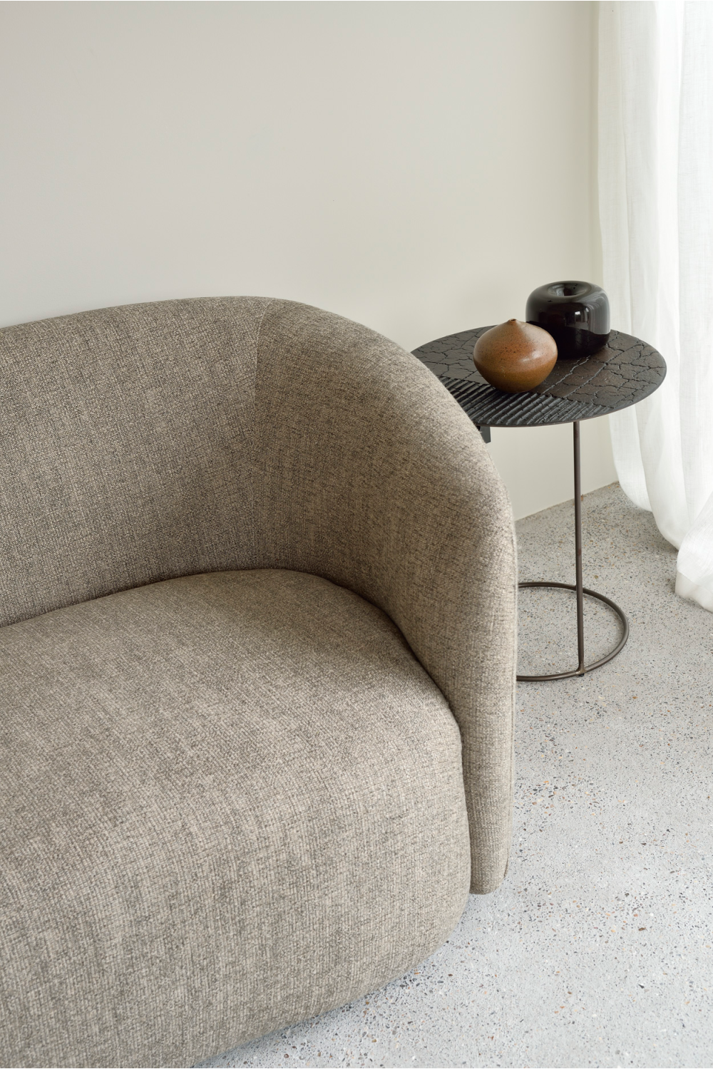 Curved Back 3-Seater Sofa – Ellipse – material finish alternate view 11