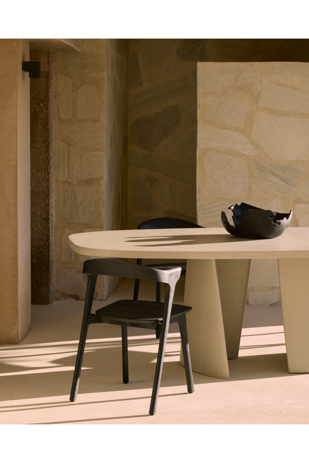 Round Concrete Outdoor Dining Table | Ethnicraft Roller Max | Oroa.com