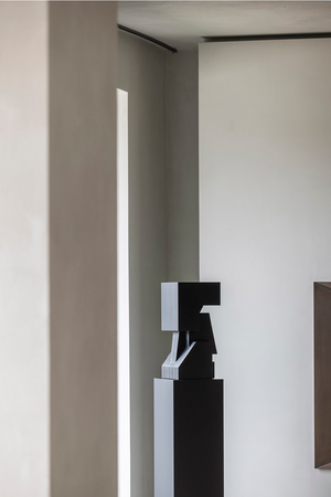 Mahogany Abstract Sculpture | Ethnicraft Brutal Monument #4 | Oroa.com