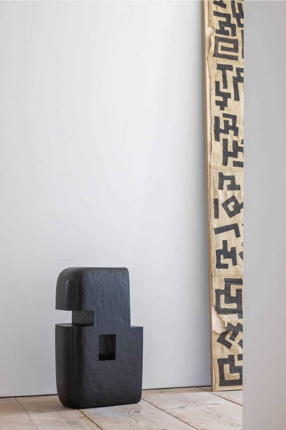 Handcrafted Mahogany Sculpture | Ethnicraft Extrusion Square | Oroa.com