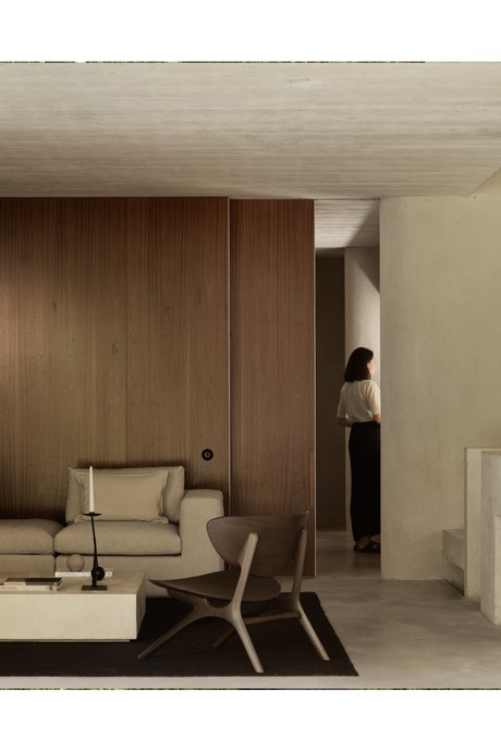 Mahogany Curved Lounge Chair | Ethnicraft Eye | Oroa.com