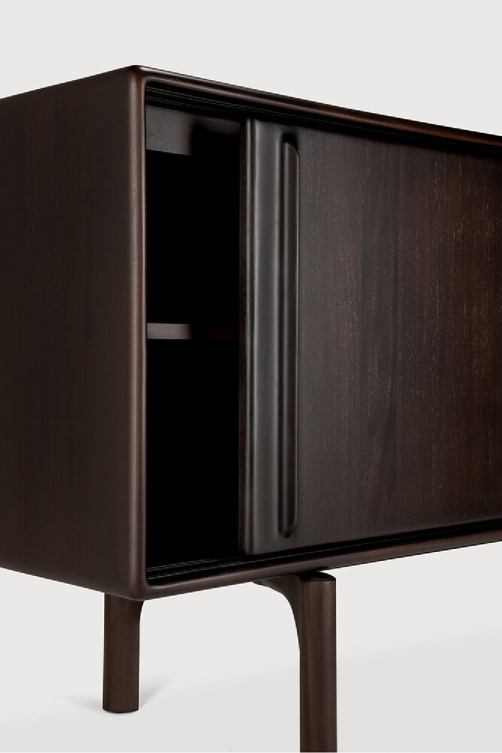 Sliding Door Mahogany Sideboard | Ethnicraft Flow | Oroa.com