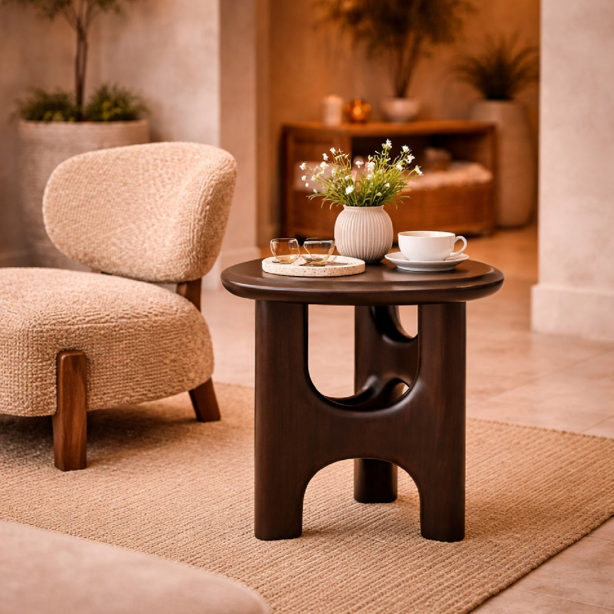 Brown Mahogany Side Table | Ethnicraft Flow | Oroa.com