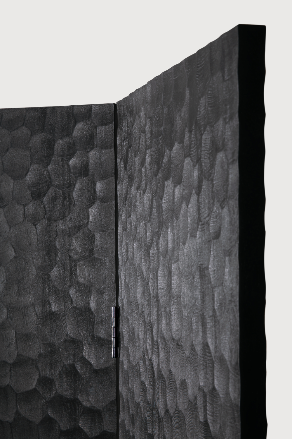 Black Mahogany Room Divider | Ethnicraft Chopped | Oroatrade.comBlack Mahogany Room Divider | Ethnicraft Chopped | Oroa.com