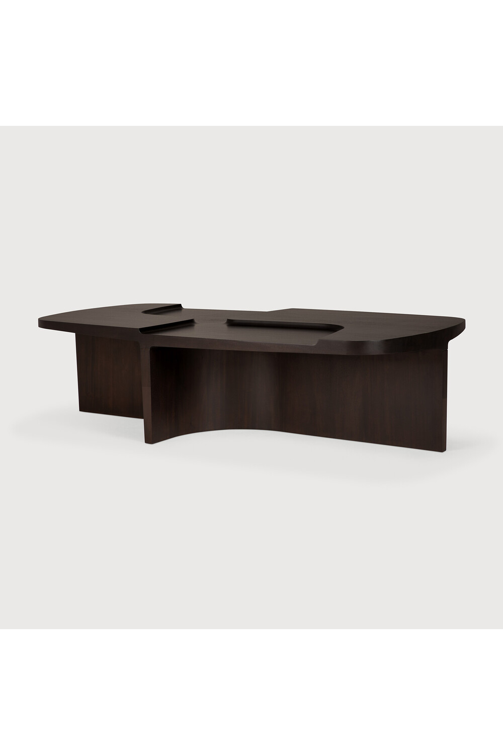 Carved Brown Mahogany Coffee Table | Ethnicraft Brutalist | Oroa.com