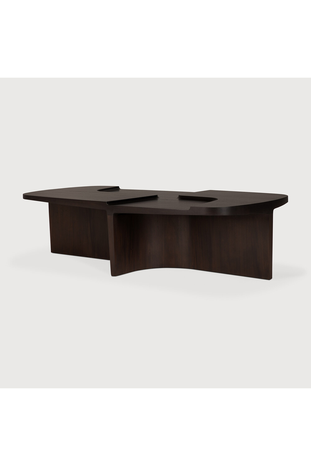 Carved Brown Mahogany Coffee Table | Ethnicraft Brutalist | Oroa.com