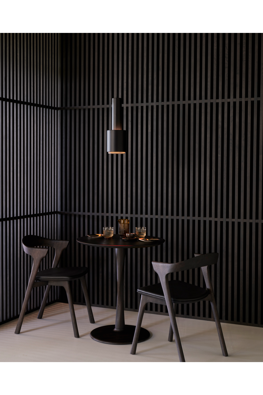 Pedestal Dining Table | Ethnicraft Torsion | Oroa.com