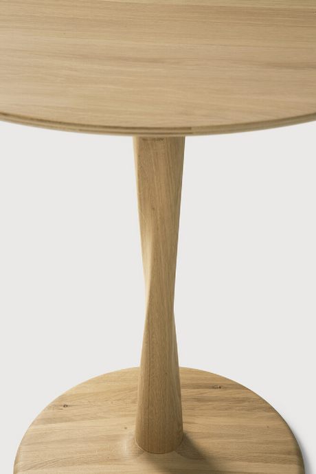 Solid Oak Pedestal Dining Table | Ethnicraft Torsion | Oroa.com