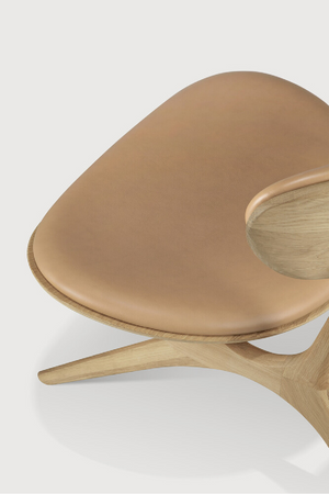 Varnished Oak Leather Lounge Chair | Ethnicraft Eye | Oroa.com