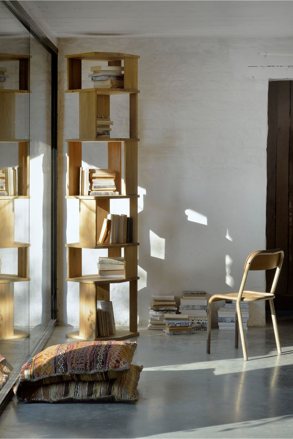 Geometric Column Bookcase | Ethnicraft Stairs | Oroa.com