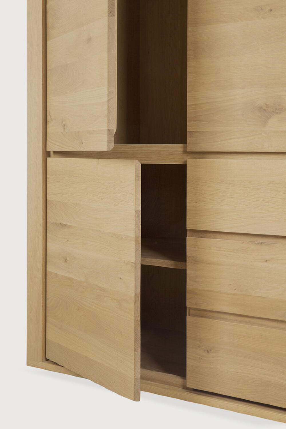 3-Door Oak Wood Wardrobe Cabinet | Ethnicraft Shadow | OROA.COM