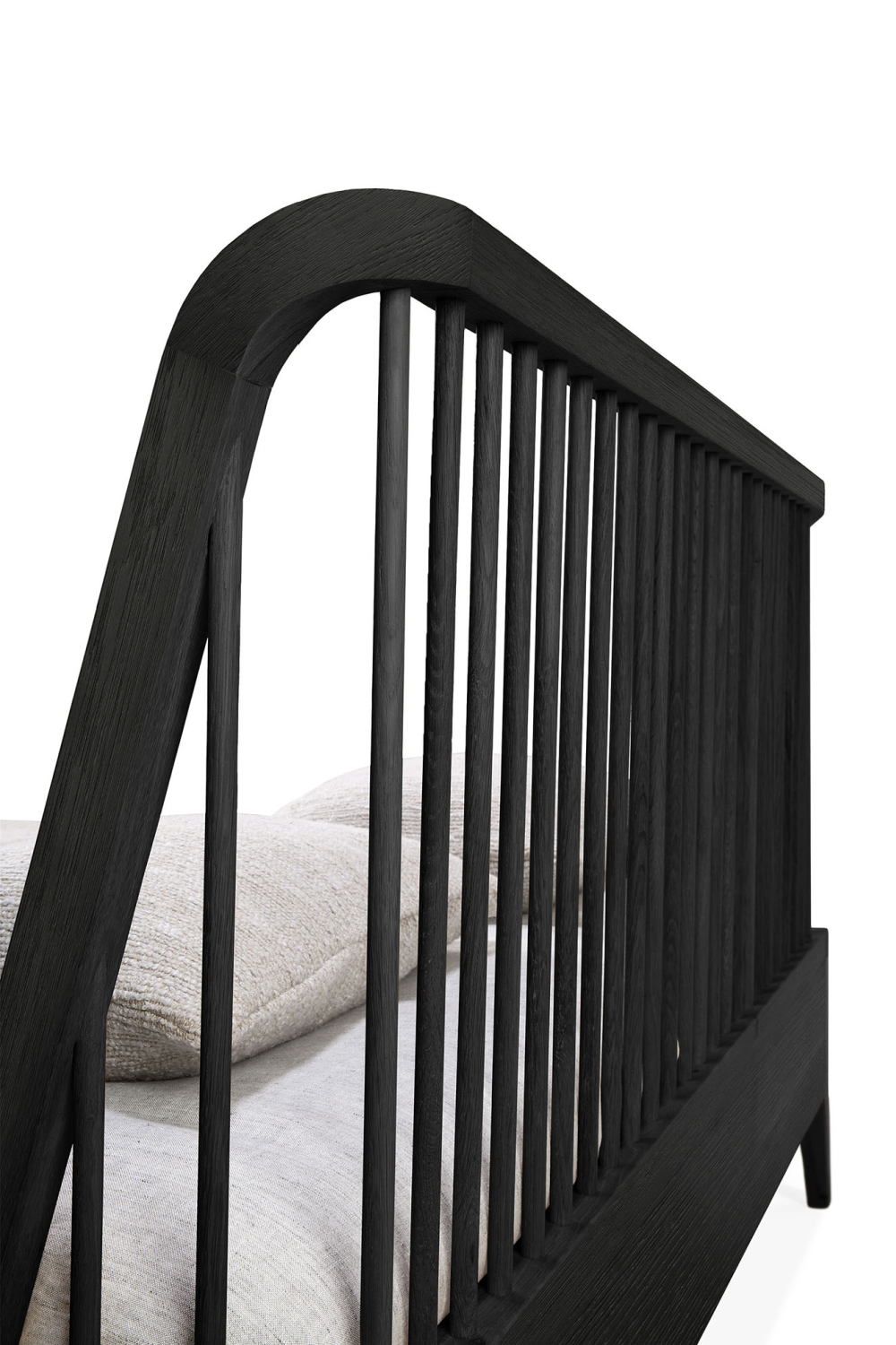 Black Solid Oak Bed | Ethnicraft Spindle | Oroa.com