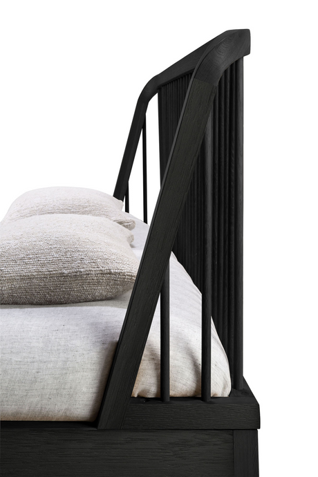 Black Solid Oak Bed | Ethnicraft Spindle | Oroa.com