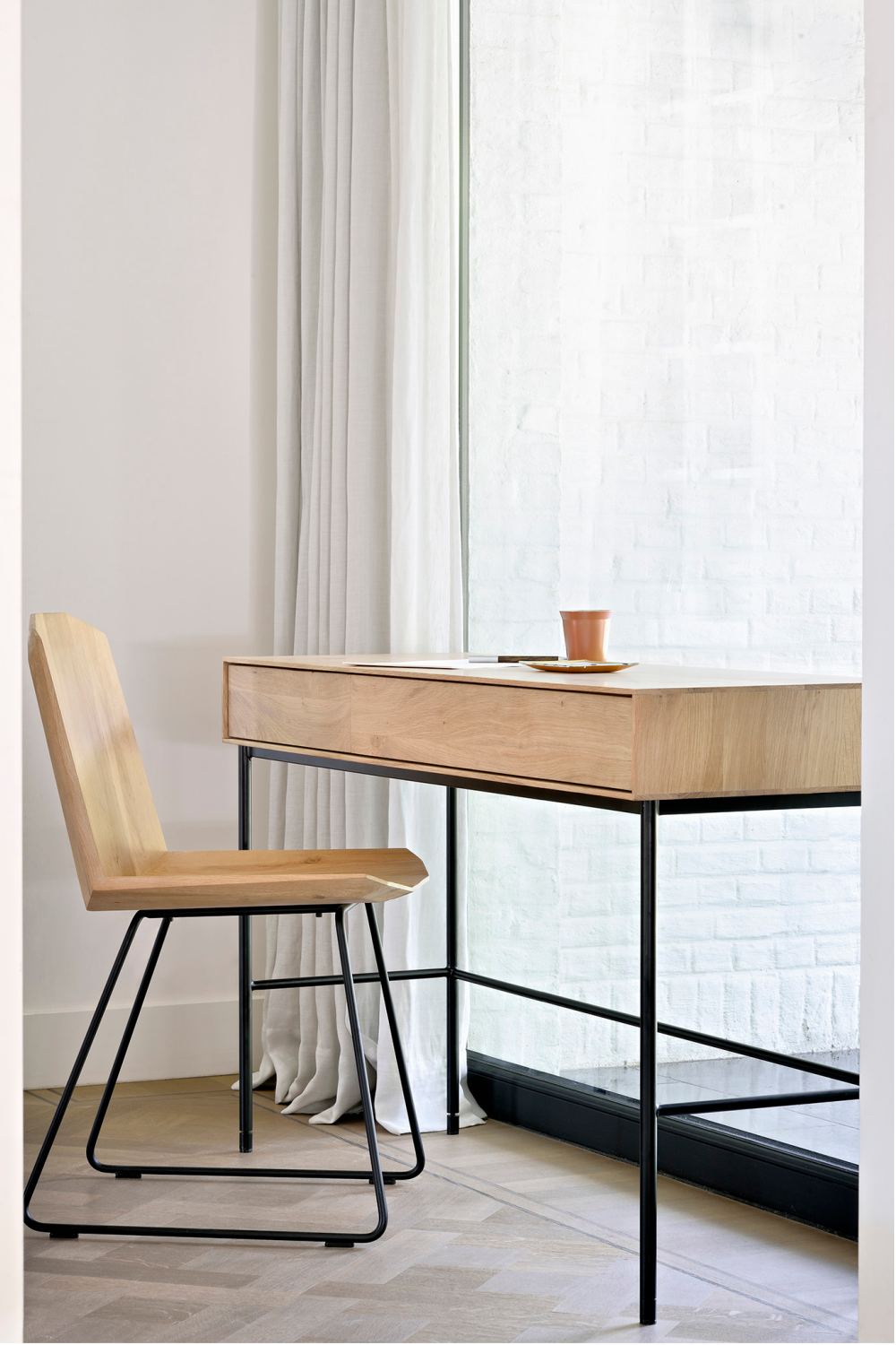 Varnished Oak 2-Drawer Desk | Ethnicraft Whitebird | Oroa.com