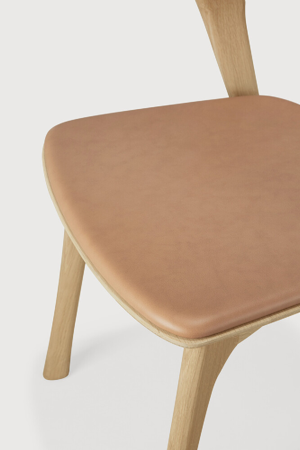 Cushioned Scandinavian Dining Chair | Ethnicraft Bok | Oroa.com