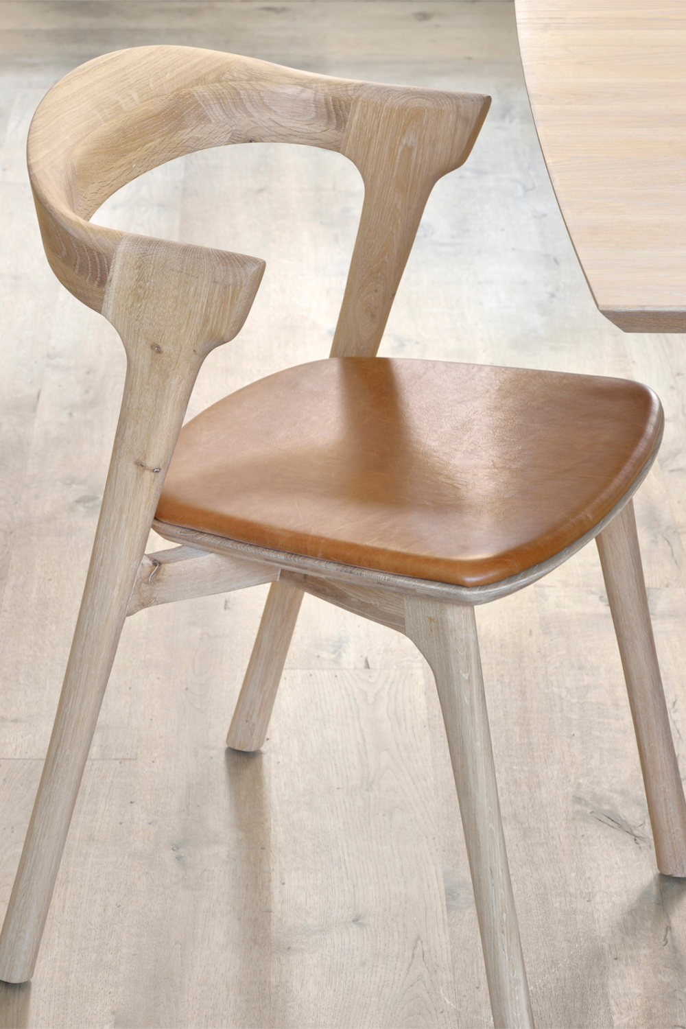 Cushioned Scandinavian Dining Chair | Ethnicraft Bok | Oroa.com