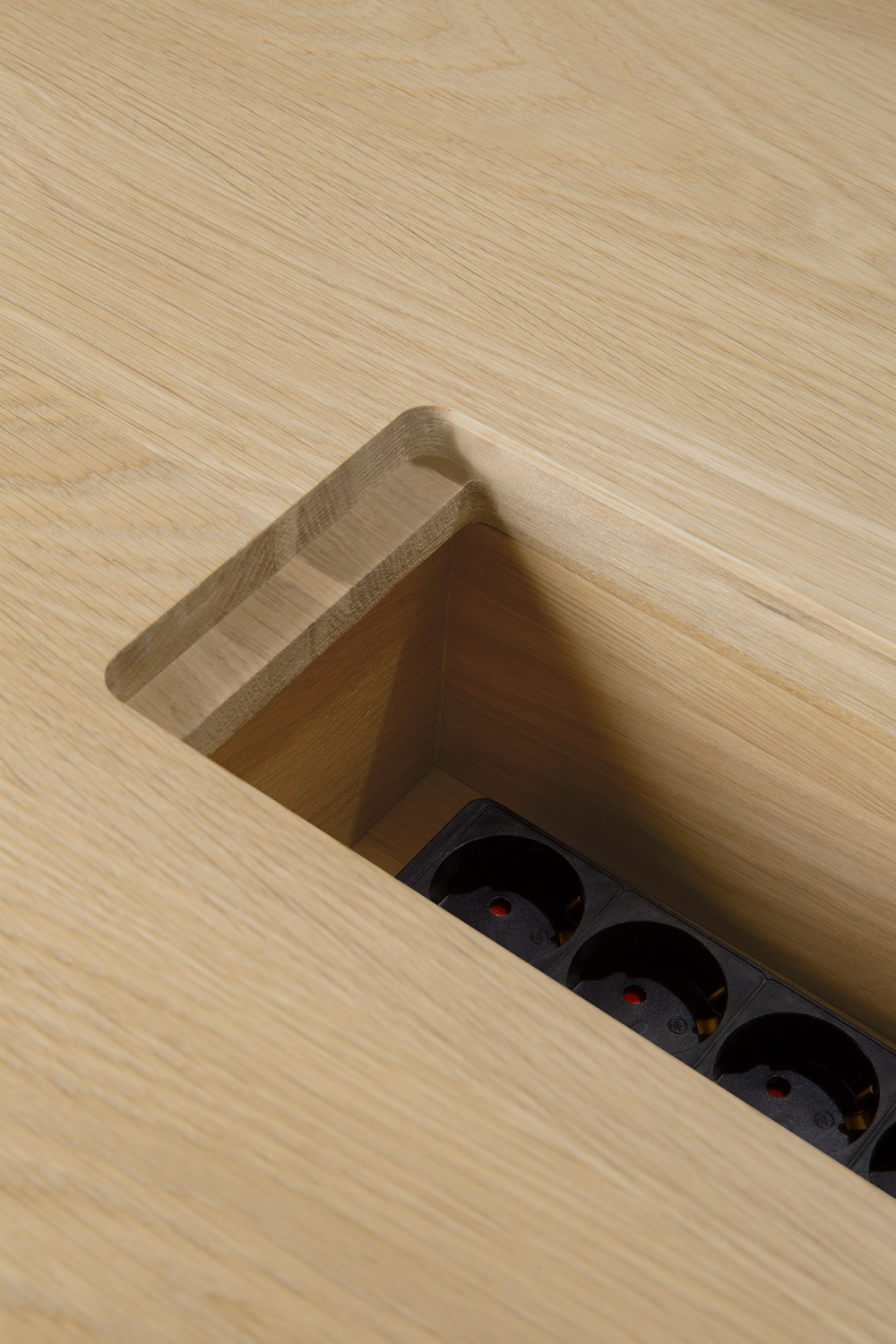 Natural Oak Meeting Table | Ethnicraft Geometric | Oroa.com