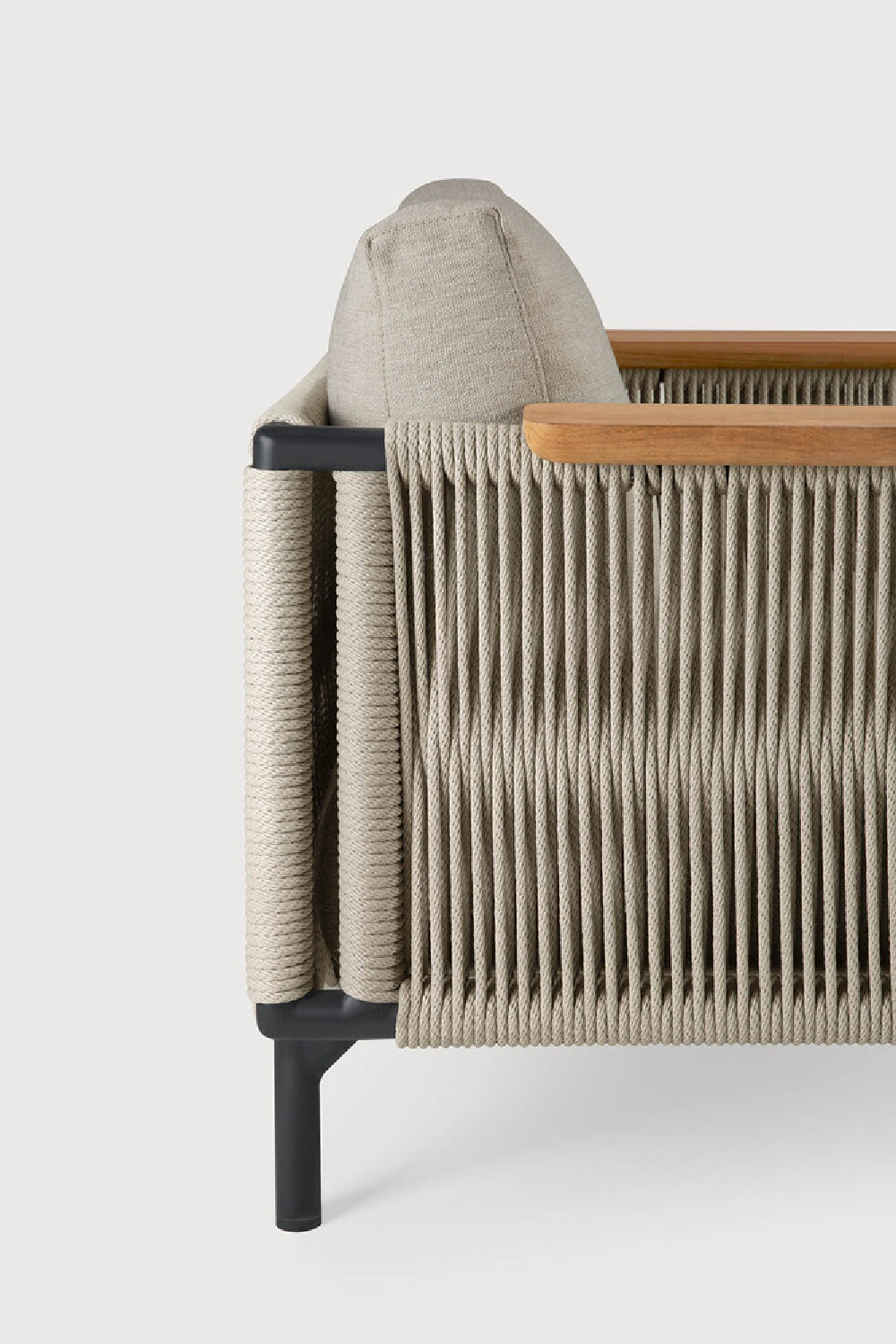 Woven Cord Outdoor Lounge Chair | Ethnicraft Corbey | Oroa.com