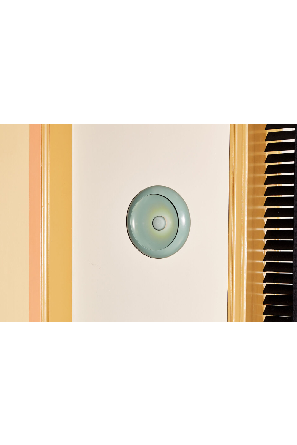 Metal Bowl Outdoor Wall Lamp M | Fatboy Oloha | OROA.com