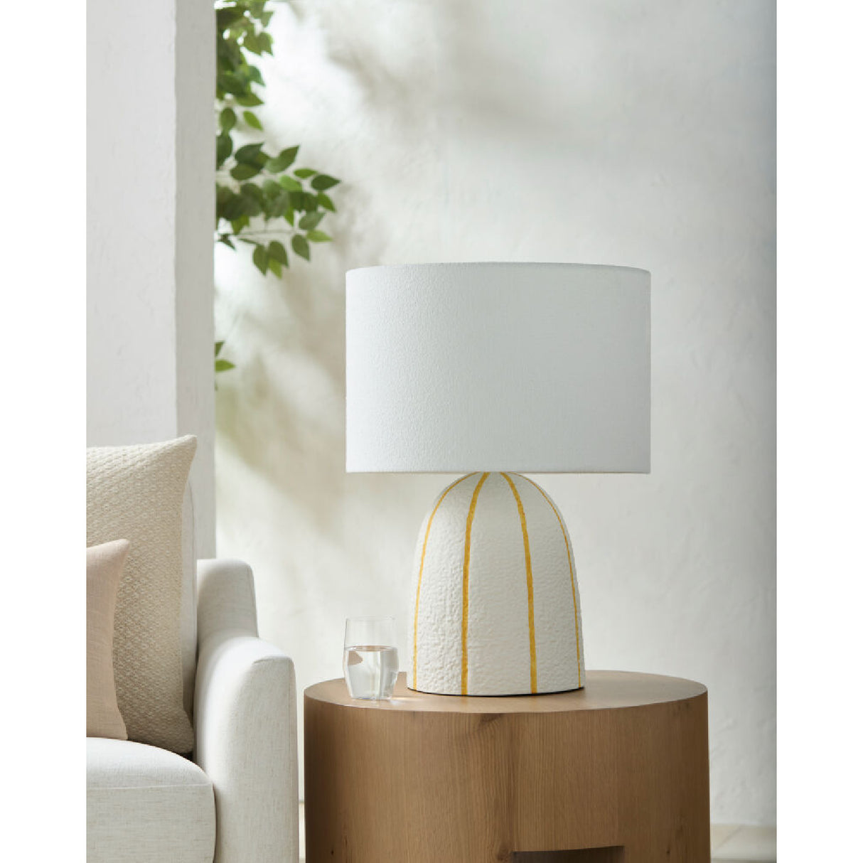   Vertical Lined Ceramic Table Lamp | Oroa.com