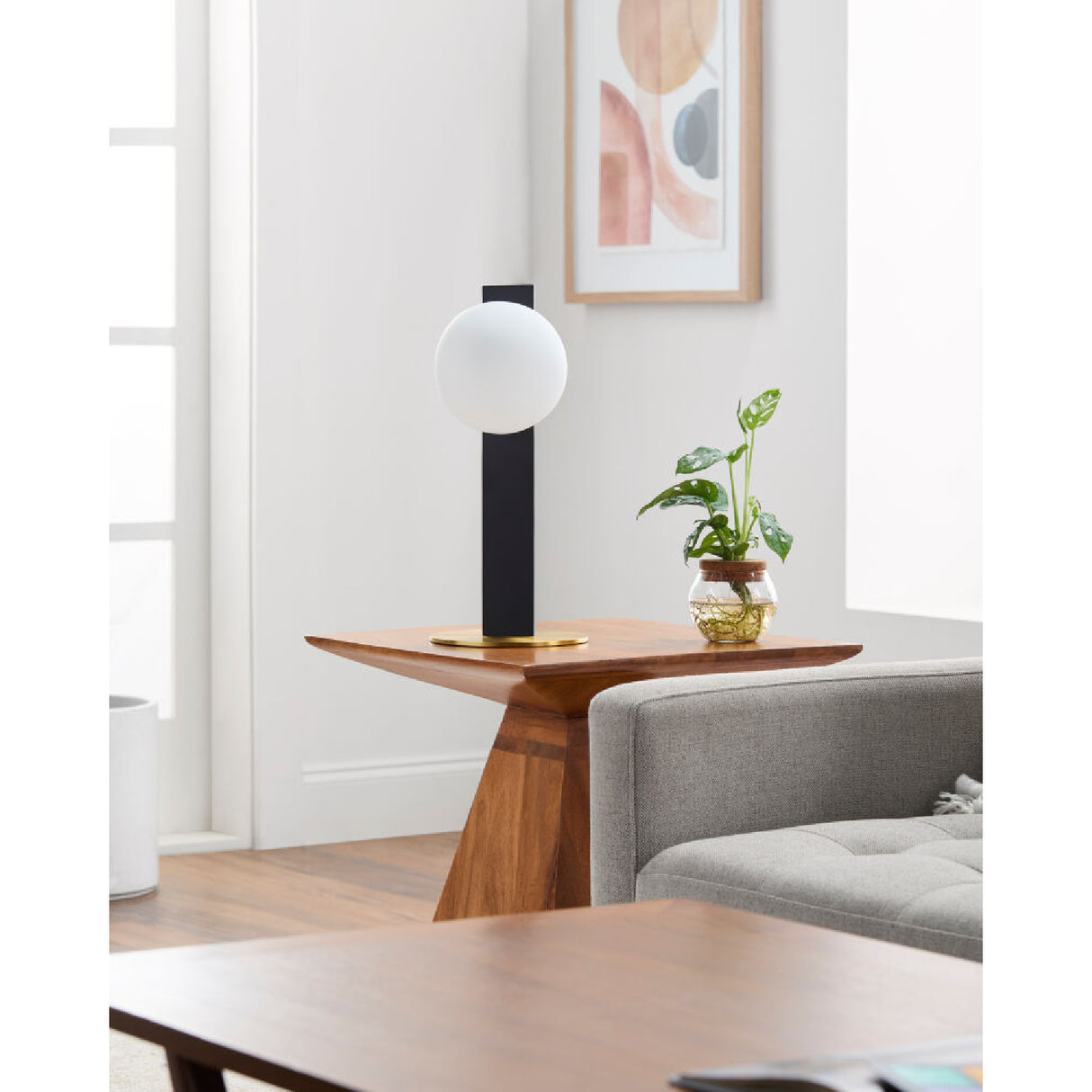   White Glass Modern Table Lamp | Oroa.com