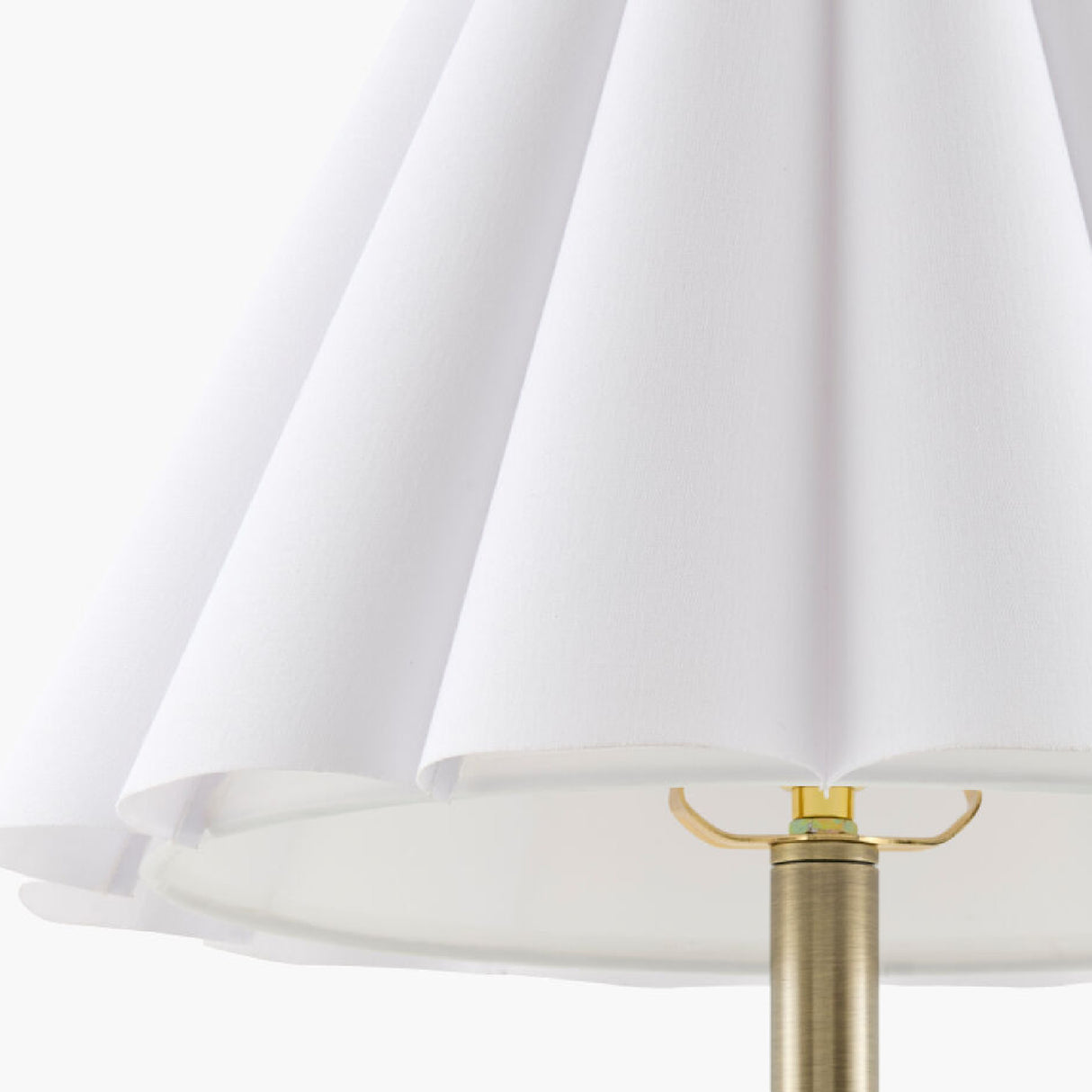   White Scalloped Linen Table Lamp | Oroa.com