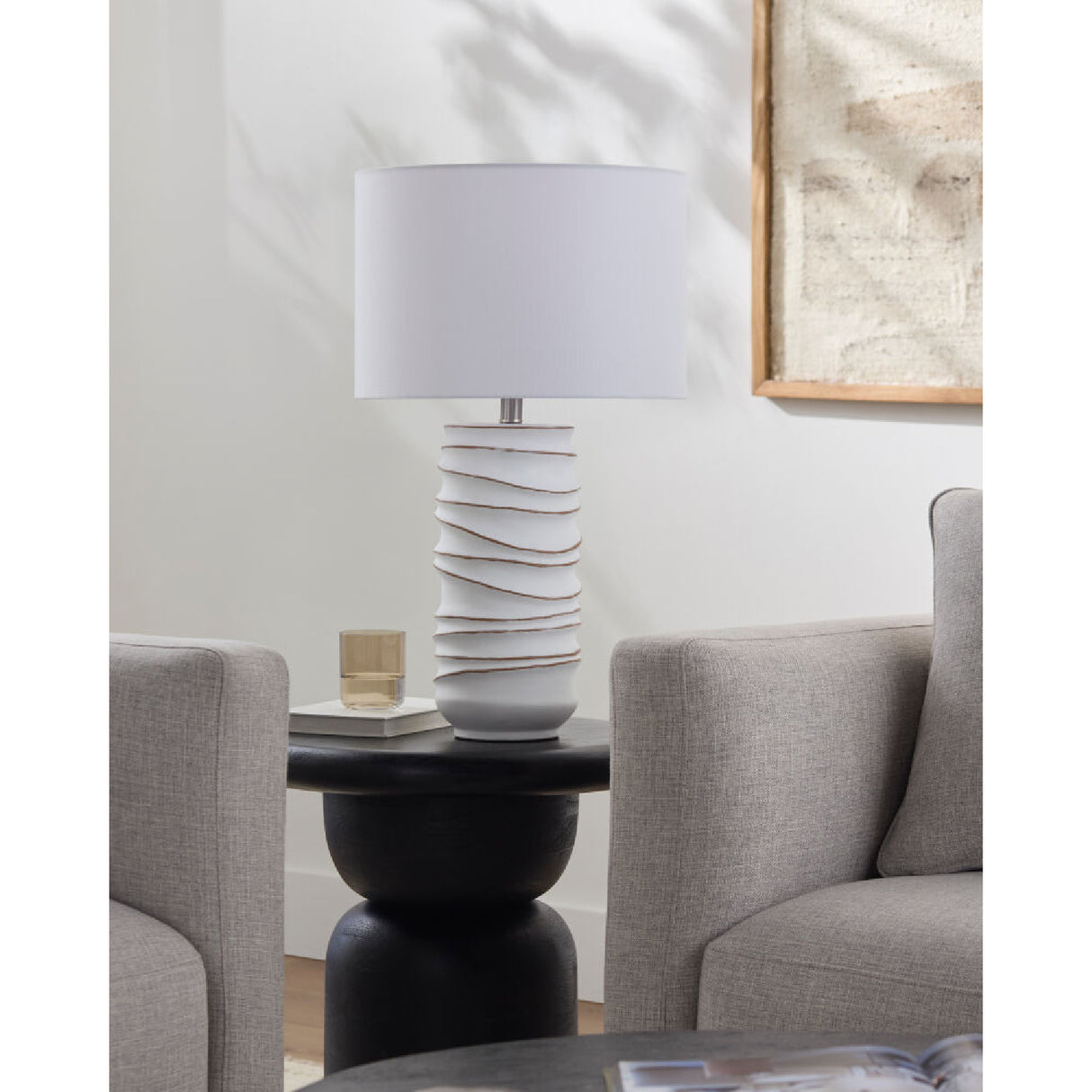   White Accent Table Lamp | Oroa.com