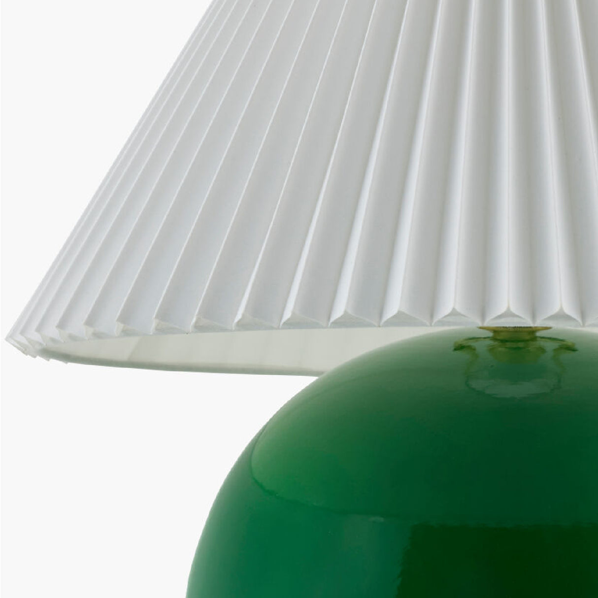   Pleated White Fabric Table Lamp | Oroa.com