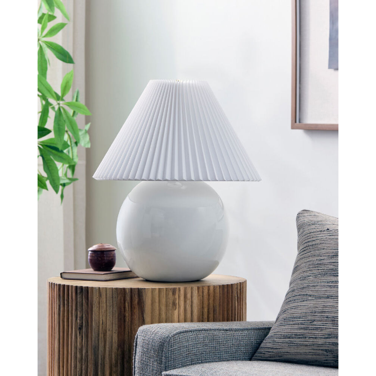   Pleated White Fabric Table Lamp | Oroa.com