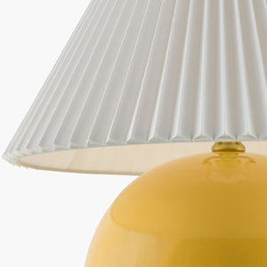   Pleated White Fabric Table Lamp | Oroa.com