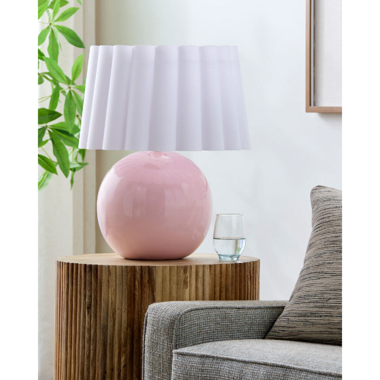   Scalloped White Fabric Table Lamp | Oroa.com