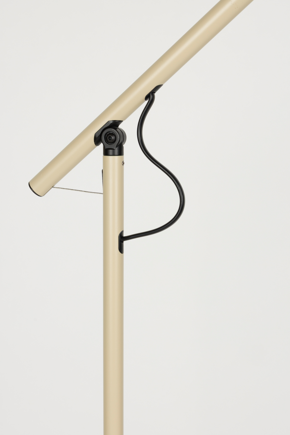 Iron Spot Floor Lamp | DF Aero | Oroa.com