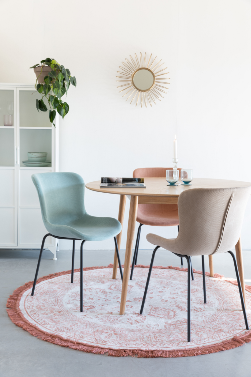 Upholstered Minimalist Dining Chairs (2) | DF Junzo | OROA.com