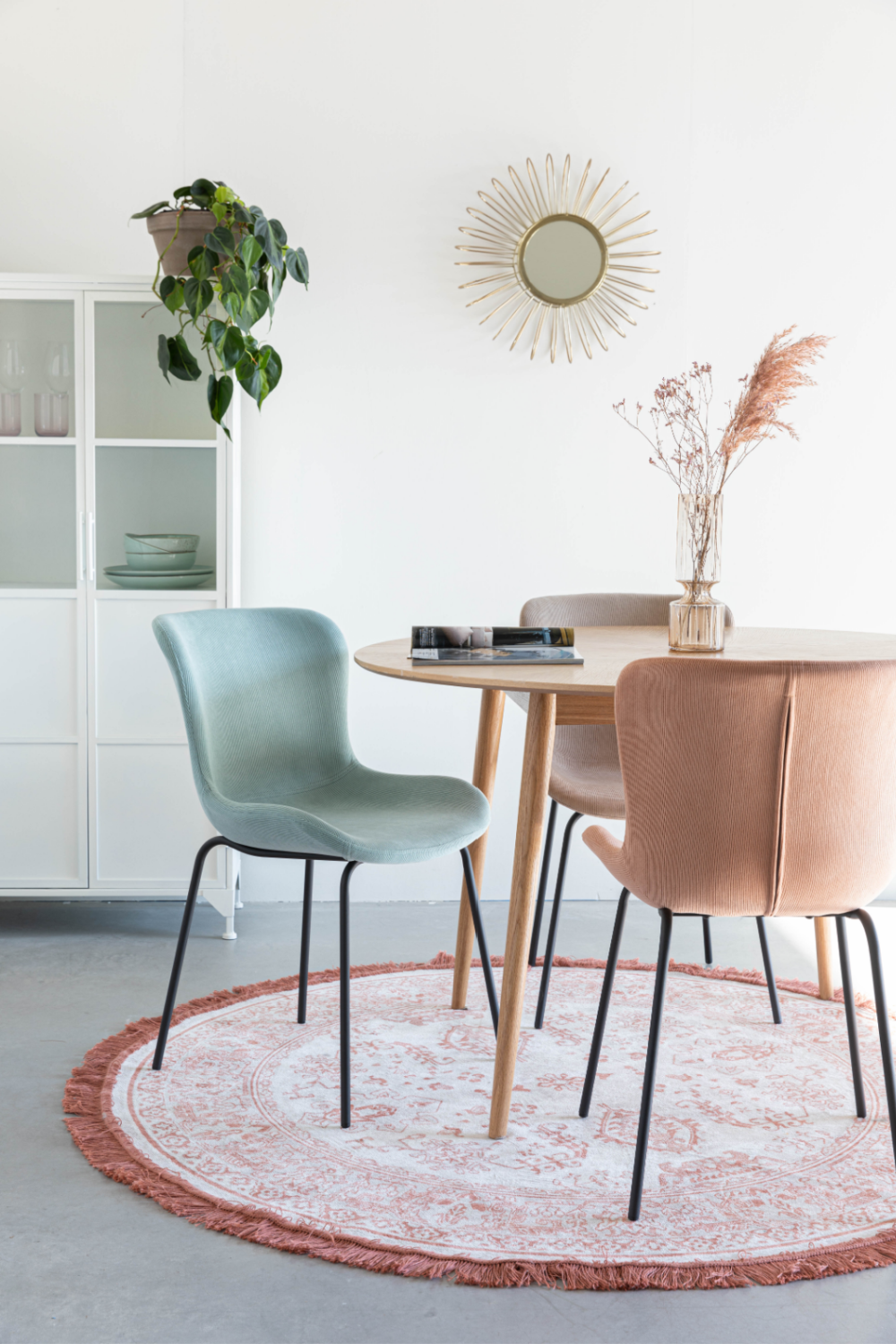 Upholstered Minimalist Dining Chairs (2) | DF Junzo | OROA.com