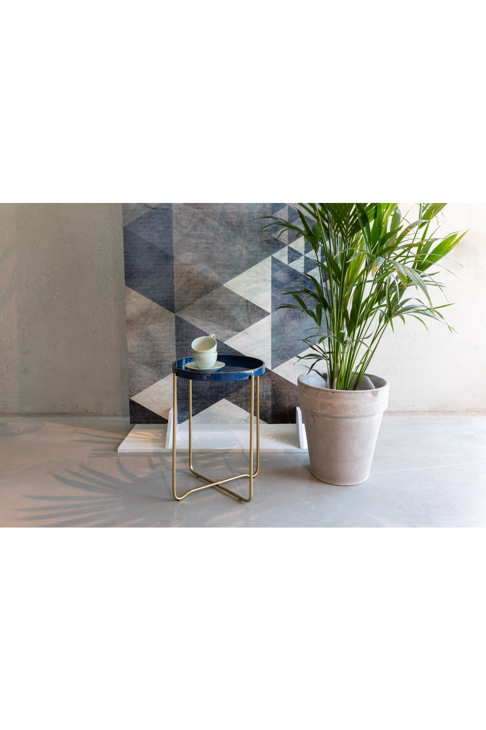 Round Modern Side Table | DF Celina | OROA.com
