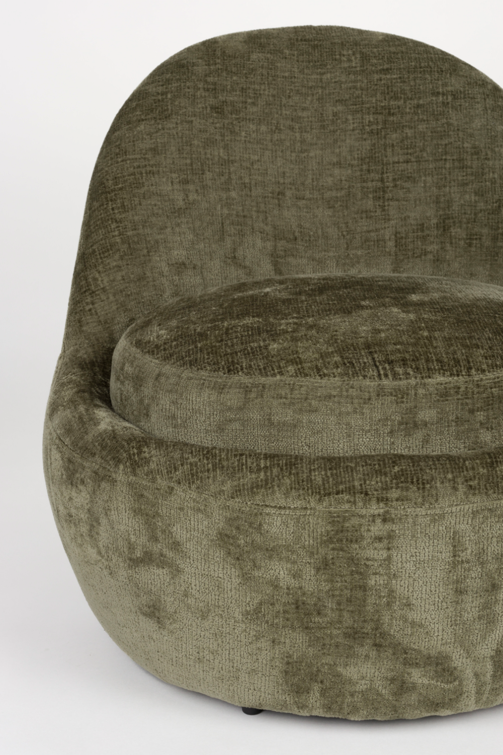 Arched Back Lounge Chair | DF Nash | OROA.com