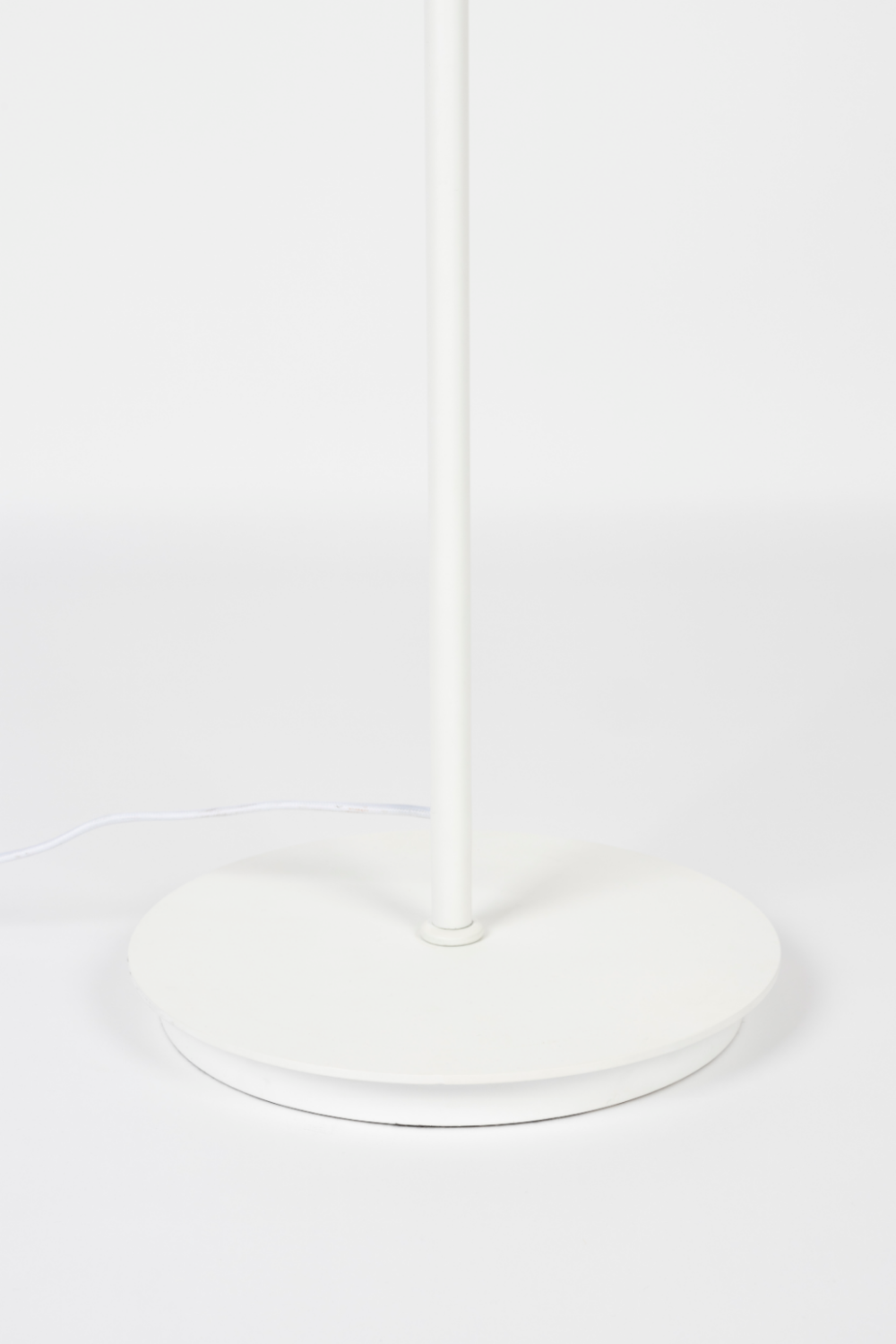 White Modern Floor Lamp | DF Shem | OROA.com